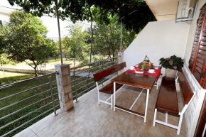  Delux apartment near the sea  Трогир